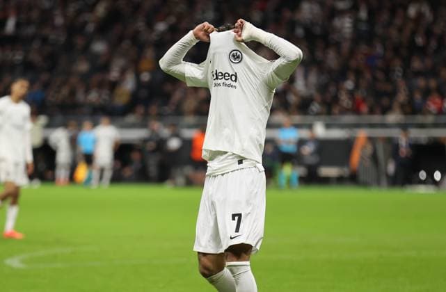 Sport Bilder des Tages 26.09.2024, Fussball UEFA Europa League, Eintracht Frankfurt - FC Viktoria Pilsen, emonline, emspor, v.l., Omar Marmoush (Eintracht Frankfurt) enttaeuscht, enttaeuscht schauend, dissapointed, traurig, frustiert, frust, gefrustet DFL DFB REGULATIONS PROHIBIT ANY USE OF PHOTOGRAPHS AS IMAGE SEQUENCES AND OR QUASI-VIDEO. xdcx Copyright: HMBxMedia
