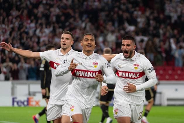 Sport Bilder des Tages Tor zum 1:0 durch Enzo Millot (VfB Stuttgart, 08) jubel mit Deniz Undav (VfB Stuttgart 26), Ermedin Demirovic (VfB Stuttgart, 09) GER, VfB Stuttgart vs. AC Sparta Prag, Fussball, Herren, UEFA Champions League, 2. Spieltag, Spielzeit 2024 2025, 01.10.2024, GER, VfB Stuttgart vs. AC Sparta Prag, Fussball, Herren, UEFA Champions League, 2. Spieltag, Spielzeit 2024 2025, 01.10.2024 Stuttgart Copyright: xEibner-Pressefoto WolfgangxFrankx EP_WFK