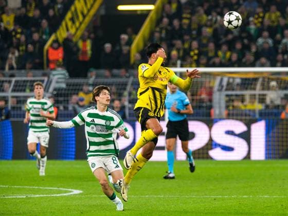 Kyogo Furuhashi (Celtic Glasgow, 08) im Zweikampf mit Emre Can (Borussia Dortmund, 23), GER, Borussia Dortmund vs. Celtic Glasgow, Fussball, Champions League, 2. Spieltag, Spielzeit 2024 2025, 01.10.2024. GER, Borussia Dortmund vs. Celtic Glasgow, Fussball, Champions League, 2. Spieltag, Spielzeit 2024 2025, 01.10.2024. Dortmund Copyright: xEibner-Pressefoto FlorianxWieganx EP_FWD