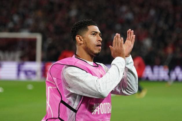 Jude Bellingham of Real Madrid salutes the travelling fans before the match Lille v Real Madrid, UEFA Champions League, Group Stage, Football, Pierre Mauroy Stadium, Lille, France, 02 Oct 2024 EDITORIAL USE ONLY No use with unauthorised audio, video, data, fixture lists, club league logos or live services. Online in-match use limited to 120 images, no video emulation. No use in betting, games or single club league player publications. Copyright: xDavexWinter Shutterstockx 14750773l