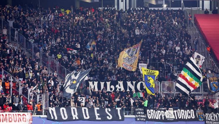 RB Leipzig - Juventus Turin Champions League Leipzig, 02.10.2024, Red Bull Arena, Fußball, UEFA Champions League, 2. Spieltag , RB Leipzig vs. Juventus Turin , Im Bild: Fans von Juventus Turin. , Nur zur redaktionellen Nutzung. Only editorial use. , UEFA regulations prohibit any use of photographs as image sequences and or quasi-video. ,