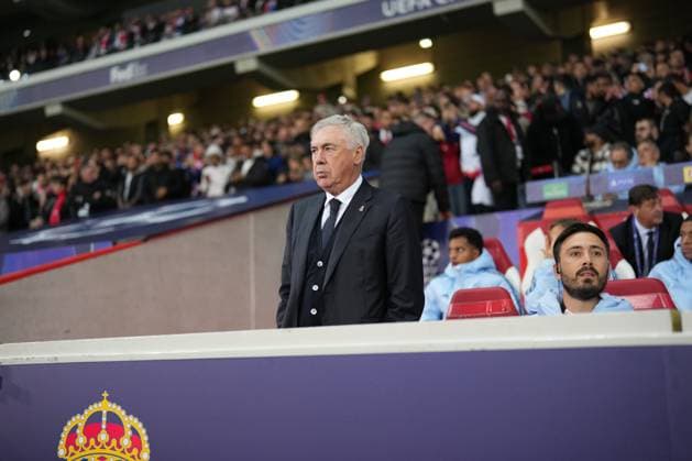 Real Madrid coach Carlo Ancelotti Lille v Real Madrid, UEFA Champions League, Group Stage, Football, Pierre Mauroy Stadium, Lille, France, 02 Oct 2024 EDITORIAL USE ONLY No use with unauthorised audio, video, data, fixture lists, club league logos or live services. Online in-match use limited to 120 images, no video emulation. No use in betting, games or single club league player publications. Copyright: xDavexWinter Shutterstockx 14750773ae