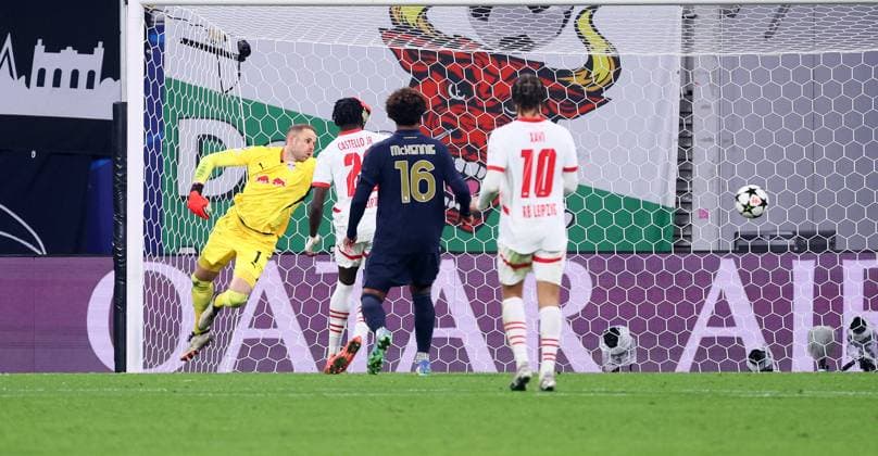 RB Leipzig - Juventus Turin Champions League Leipzig, 02.10.2024, Red Bull Arena, Fußball, UEFA Champions League, 2. Spieltag , RB Leipzig vs. Juventus Turin , Im Bild: Tor für Juventus Turin. Dusan Vlahovic (9, JUVE) trifft zum 1:1. , Nur zur redaktionellen Nutzung. Only editorial use. , UEFA regulations prohibit any use of photographs as image sequences and or quasi-video. ,