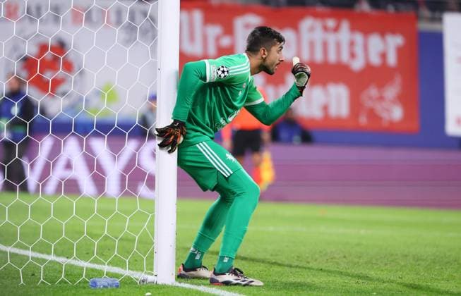 RB Leipzig - Juventus Turin Champions League Leipzig, 02.10.2024, Red Bull Arena, Fußball, UEFA Champions League, 2. Spieltag , RB Leipzig vs. Juventus Turin , Im Bild: Torwart Mattia Perin (1, JUVE) , Nur zur redaktionellen Nutzung. Only editorial use. , UEFA regulations prohibit any use of photographs as image sequences and or quasi-video. ,