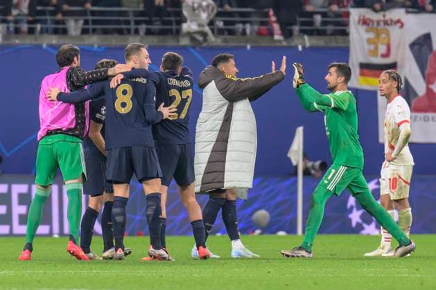 GER, Sachsen, Leipzig, RB Leipzig vs Juventus Turin, Champions League, CHL, UCL, Spieltag, Spielzeit 2024 2025, RB Arena, v.l. im Bild: Jubel, Freude, jubilierend, Juve nach Ihrem Sieg, Spielzeit 90 plus 9 Minuten 2:3, 02.10.2024, Copyright: HMBxMedia UwexKoch