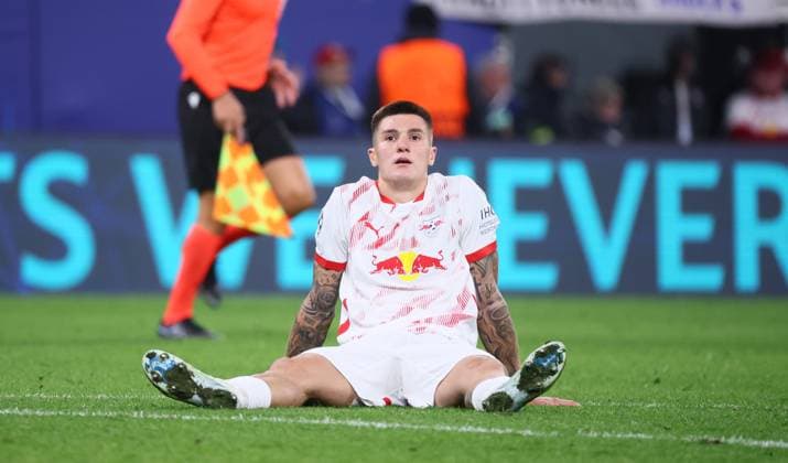 RB Leipzig - Juventus Turin Champions League Leipzig, 02.10.2024, Red Bull Arena, Fußball, UEFA Champions League, 2. Spieltag , RB Leipzig vs. Juventus Turin , Im Bild: Enttäuschung bei Leipzig nach dem Spiel. Benjamin Sesko (30, RB Leipzig). , Nur zur redaktionellen Nutzung. Only editorial use. , UEFA regulations prohibit any use of photographs as image sequences and or quasi-video. ,