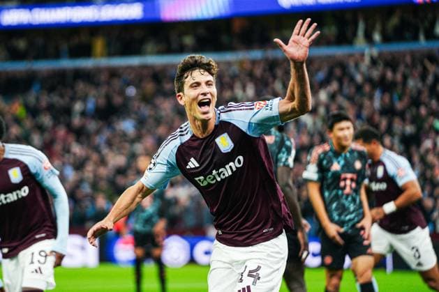 Torjubel nach Tor zum 1:0 Pau Torres (Aston Villa, 14), nach VAR Entscheidung, Videoschiedsrichter, Videobeweis ABERKANNT ENG, Aston Villa vs. FC Bayern Muenchen, Fussball, UEFA Champions League, Spieltag 2, Spielzeit 2024 25, 02.10.2024 ENG, Aston Villa vs. FC Bayern Muenchen, Fussball, UEFA Champions League, Spieltag 2, Spielzeit 2024 25, 02.10.2024 Birmingham Copyright: xEibner-Pressefoto MarcelxvonxFehrnx EP_MFN