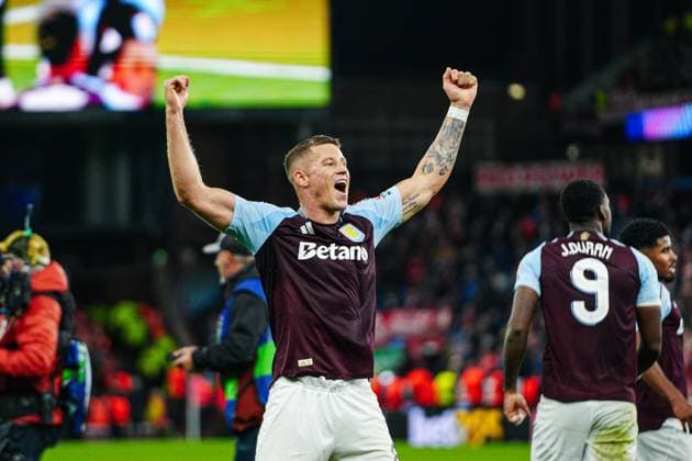 Aston Villa jubelt Jubel nach Sieg Spielende ENG, Aston Villa vs. FC Bayern Muenchen, Fussball, UEFA Champions League, Spieltag 2, Spielzeit 2024 25, 02.10.2024 ENG, Aston Villa vs. FC Bayern Muenchen, Fussball, UEFA Champions League, Spieltag 2, Spielzeit 2024 25, 02.10.2024 Birmingham Copyright: xEibner-Pressefoto MarcelxvonxFehrnx EP_MFN