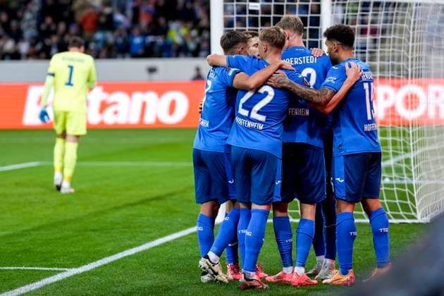 Spieler der TSG 1899 Hoffenheim, jubeln über das Tor zum 1:0, Jubel, Torjubel, Torerfolg, celebrate the goal, goal, celebration, jubelt ueber das Tor, Freuen, Freude, freut sich, optimistisch, positiv, Spielszene, Highlight, Action, Aktion, 03.10.2024, Sinsheim (Deutschland), Fussball, UEFA Europa League, Gruppenphase, TSG 1899 Hoffenheim - Dynamo Kiew, REGULATIONS PROHIBIT ANY USE OF PHOTOGRAPHS AS IMAGE SEQUENCES AND OR QUASI-VIDEO.
