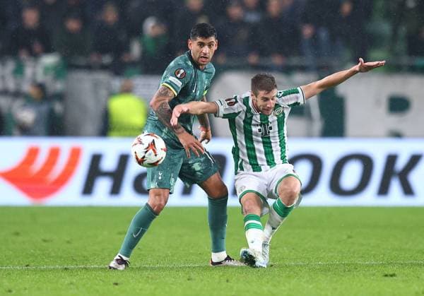 Cristian Romero of Tottenham Hotspur competes for the ball with Barnabas Varga of Ferencvaros Ferencvaros v Tottenham Hotspur, UEFA Europa League, Group Stage, Football, Groupama Arena, Budapest, Hungary, 03 Oct 2024 EDITORIAL USE ONLY No use with unauthorised audio, video, data, fixture lists, club league logos or live services. Online in-match use limited to 120 images, no video emulation. No use in betting, games or single club league player publications. Copyright: xMichaelxZemanek Shutterstockx 14750796r