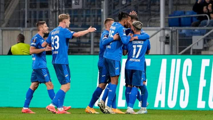 Spieler der TSG 1899 Hoffenheim, jubeln über das Tor zum 2:0, Jubel, Torjubel, Torerfolg, celebrate the goal, goal, celebration, jubelt ueber das Tor, Freuen, Freude, freut sich, optimistisch, positiv, Spielszene, Highlight, Action, Aktion, 03.10.2024, Sinsheim (Deutschland), Fussball, UEFA Europa League, Gruppenphase, TSG 1899 Hoffenheim - Dynamo Kiew, REGULATIONS PROHIBIT ANY USE OF PHOTOGRAPHS AS IMAGE SEQUENCES AND OR QUASI-VIDEO.