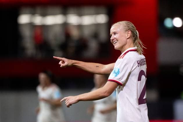 Pernille Harder (FC Bayern Muenchen, 21) jubelt ueber das Tor zum 5:2, GER, FC Bayern Muenchen vs Arsenal WFC, Fussball UEFA Women™s Champions League, Gruppe C, 1. Spieltag, Saison 2024 2025, 09.10.2024 GER, FC Bayern Muenchen vs Arsenal WFC, Fussball UEFA Women™s Champions League, 1. Spieltag, Saison 2024 2025, 09.10.2024 Muenchen Copyright: xEibner-Pressefoto Memmlerx EP_MMR