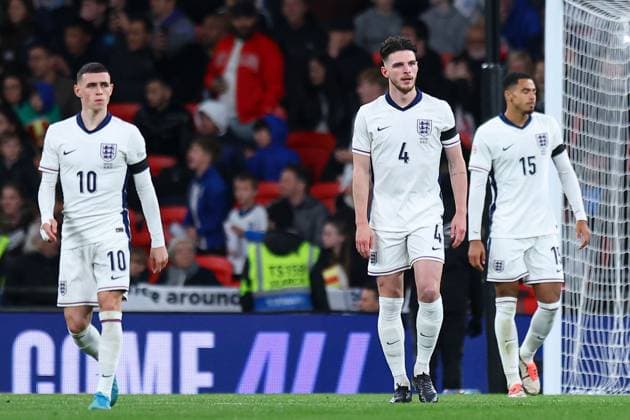 England players show a look of dejection after conceding the opening goal England v Greece, UEFA Nations League, League B, Group 2, Football, Wembley Stadium, London, UK, 10 Oct 2024 EDITORIAL USE ONLY No use with unauthorised audio, video, data, fixture lists, club league logos or live services. Online in-match use limited to 120 images, no video emulation. No use in betting, games or single club league player publications. Copyright: xMichaelxZemanek Shutterstockx 14767424cf