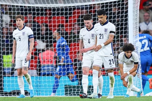 England players show a look of dejection after conceding the second goal England v Greece, UEFA Nations League, League B, Group 2, Football, Wembley Stadium, London, UK, 10 Oct 2024 EDITORIAL USE ONLY No use with unauthorised audio, video, data, fixture lists, club league logos or live services. Online in-match use limited to 120 images, no video emulation. No use in betting, games or single club league player publications. Copyright: xMichaelxZemanek Shutterstockx 14767424fl