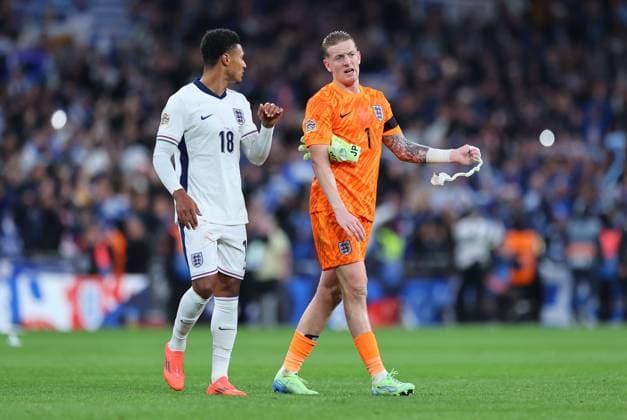 Jordan Pickford of England and Ollie Watkins of England at full time England v Greece, UEFA Nations League, League B, Group 2, Football, Wembley Stadium, London, UK, 10 Oct 2024 EDITORIAL USE ONLY No use with unauthorised audio, video, data, fixture lists, club league logos or live services. Online in-match use limited to 120 images, no video emulation. No use in betting, games or single club league player publications. Copyright: xMichaelxZemanek Shutterstockx 14767424fv