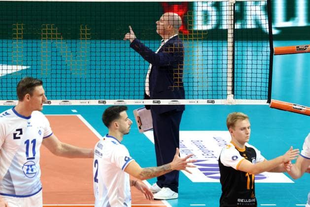 DEU, DVV, 1.VBL, BR Volleys vs. Friedrichshafen, 12.10.2024, Max-Schmeling-Halle, Berlin, DEU, DVV, 1.VBL, BR Volleys vs. Friedrichshafen, im Bild Trainer Joel Banks (BR Volleys) Foto: Juergen Engler nordphoto GmbH