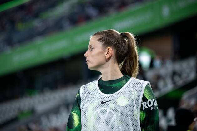 Tabea Sellner (VfL Wolfsburg, 28), GER, VfL Wolfsburg vs FC Bayern Muenchen, Fussball Google Pixel Frauen Bundesliga, 6. Spieltag, Saison 2024 2025, 12.10.2024 DFB regulations prohibit any use of photographs as image sequences and or quasi-video GER, VfL Wolfsburg vs FC Bayern Muenchen, Fussball Google Pixel Frauen Bundesliga, 6. Spieltag, Saison 2024 2025, 12.10.2024 Wolfsburg Copyright: xEibner-Pressefoto Memmlerx EP_MMR