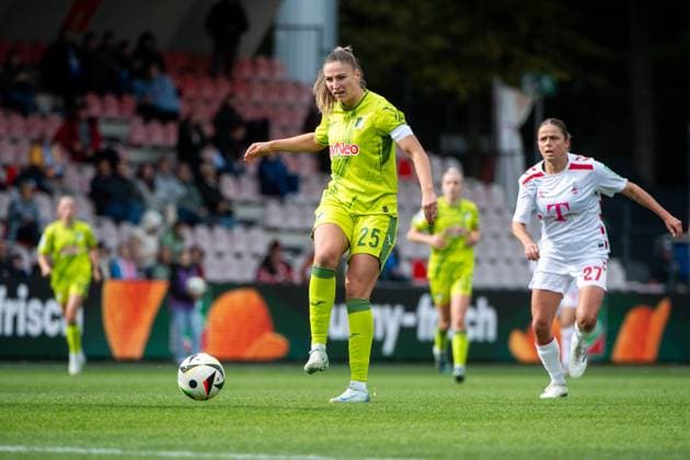 Melissa Koessler (TSG Hoffenheim, 25) am Ball, GER, 1. FC Koeln vs TSG 1899 Hoffenheim, Fussball Google Pixel Frauen Bundesliga, 6. Spieltag, Saison 2024 2025, 13.10.2024 DFB regulations prohibit any use of photographs as image sequences and or quasi-video GER, 1. FC Koeln vs TSG 1899 Hoffenheim, Fussball Google Pixel Frauen Bundesliga, 6. Spieltag, Saison 2024 2025, 13.10.2024 Koeln Copyright: xEibner-Pressefoto Memmlerx EP_MMR
