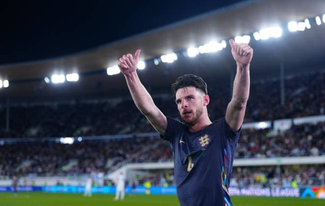 Declan Rice of England salutes the fans after his goal Finland v England, UEFA Nations League, League B, Group 2, Football, Helsinki Olympic Stadium, Helsinki, Finland, 13 Oct 2024 EDITORIAL USE ONLY No use with unauthorised audio, video, data, fixture lists, club league logos or live services. Online in-match use limited to 120 images, no video emulation. No use in betting, games or single club league player publications. Copyright: xJavierxGarcia Shutterstockx 14776794io