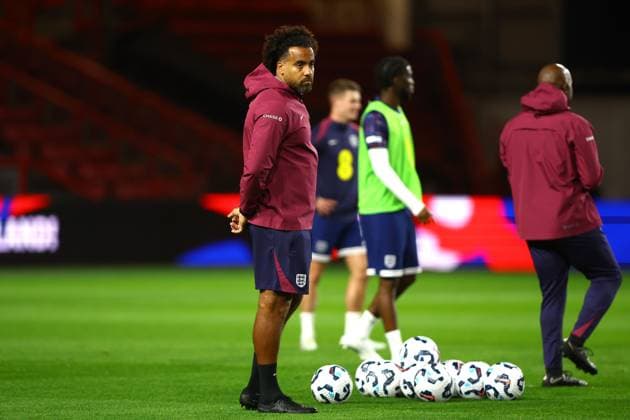 England U21, U 21 coach Tom Huddlestone England U21 v Azerbaijan U21, UEFA U21 Championship 2025 Qualification, Group F, Football, Ashton Gate, Bristol, UK, 15 Oct 2024 EDITORIAL USE ONLY No use with unauthorised audio, video, data, fixture lists, club league logos or live services. Online in-match use limited to 120 images, no video emulation. No use in betting, games or single club league player publications. Copyright: xKieranxMcManus Shutterstockx 14785525d