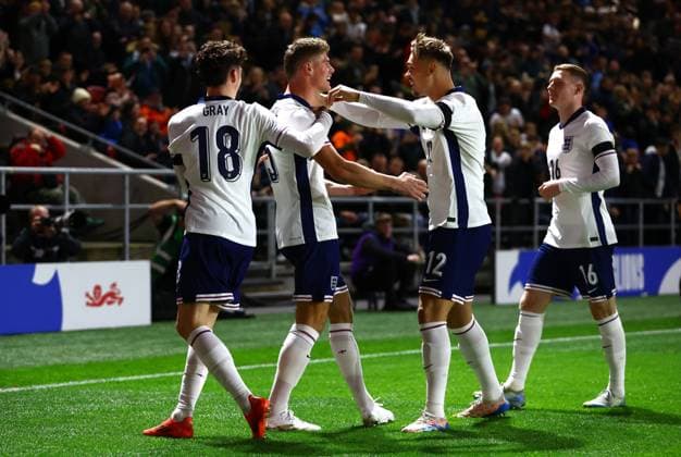 Charlie Cresswell of England U21, U 21 celebrates scoring a goal to make the score 1-0 England U21 v Azerbaijan U21, UEFA U21 Championship 2025 Qualification, Group F, Football, Ashton Gate, Bristol, UK, 15 Oct 2024 EDITORIAL USE ONLY No use with unauthorised audio, video, data, fixture lists, club league logos or live services. Online in-match use limited to 120 images, no video emulation. No use in betting, games or single club league player publications. Copyright: xKieranxMcManus Shutterstockx 14785525j