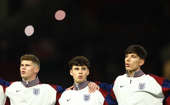Archie Gray of England U21, U 21 (centre) England U21 v Azerbaijan U21, UEFA U21 Championship 2025 Qualification, Group F, Football, Ashton Gate, Bristol, UK, 15 Oct 2024 EDITORIAL USE ONLY No use with unauthorised audio, video, data, fixture lists, club league logos or live services. Online in-match use limited to 120 images, no video emulation. No use in betting, games or single club league player publications. Copyright: xKieranxMcManus Shutterstockx 14785525o