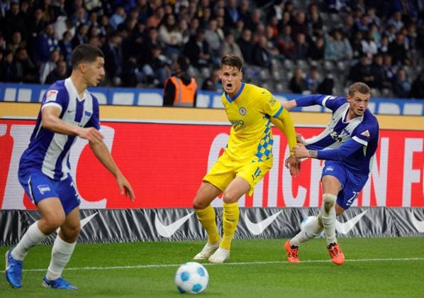 Ibrahim Maza, Hertha BSC, Levente Szabo, Eintracht Braunschweig, Michael Cuisance, Hertha BSC, Deutschland, Berlin, Olympiastadion, Fussball, Herren, Saison 2024 2025, 2. Bundesliga (9. Spieltag), Hertha BSC - Eintracht Braunschweig