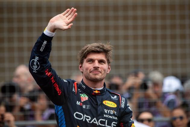 Max Verstappen (Oracle Red Bull Racing, Niederlande, 01) jubelt im Parc Ferme ueber den Sieg und winkt den Fans, USA, Formel 1 Weltmeisterschaft, Pirelli Grand Prix der Vereinigten Staaten von Amerika, Circuit of the Americas Austin, Sprint Rennen, 19.10.2024 USA, Formel 1 Weltmeisterschaft, Pirelli Grand Prix der Vereinigten Staaten von Amerika, Circuit of the Americas Austin, Sprint Rennen, 19.10.2024 Austin Copyright: xEibner-Pressefoto Memmlerx EP_MMR