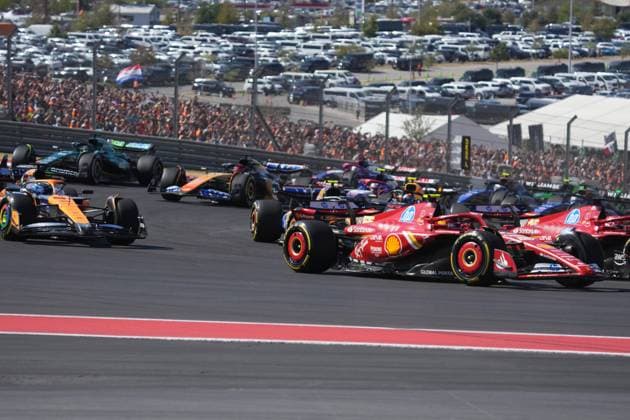 FORMULA 1 PIRELLI UNITED STATES GRAND PRIX 2024 20.10.2024, Circuit of The Americas, Austin, FORMULA 1 PIRELLI UNITED STATES GRAND PRIX 2024 ,im Bild Rennstart:, Lando Norris (GBR), McLaren F1 Team, Charles Leclerc (MCO), Scuderia Ferrari HP, Carlos Sainz Jr. (ESP), Pierre Gasly (FRA), Alpine F1 Team, Fernando Alonso (ESP), Aston Martin Aramco Cognizant Formula One Team