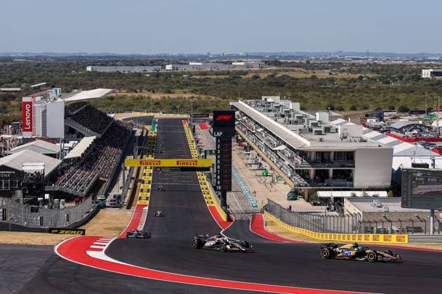 10 GASLY Pierre (fra), Alpine F1 Team A524, action and 20 MAGNUSSEN Kevin (den), Haas F1 Team VF-24 Ferrari, action during the Formula 1 Pirelli United States Grand Prix 2024, 19th round of the 2024 Formula One World Championship, WM, Weltmeisterschaft from October 18 to 20, 2024 on the Circuit of the Americas, in Austin, United States of America - F1 - US GRAND PRIX 2024 DPPI Panoramic 241020_R19_USA_DP_EA011438