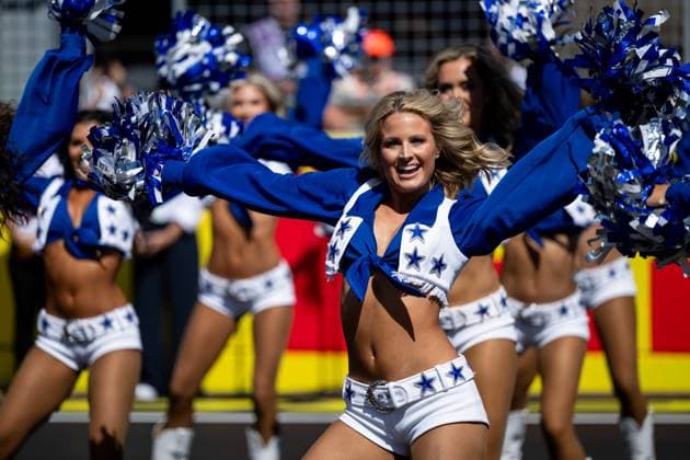 Dallas Cowboys Cheerleaders NFL, American Football Herren, USA American Football) treten vor dem Rennen in der Startaufstellung auf, USA, Formel 1 Weltmeisterschaft, Pirelli Grand Prix der Vereinigten Staaten von Amerika, Circuit of the Americas Austin, Rennen, 20.10.2024 USA, Formel 1 Weltmeisterschaft, Pirelli Grand Prix der Vereinigten Staaten von Amerika, Circuit of the Americas Austin, Rennen, 20.10.2024 Austin Copyright: xEibner-Pressefoto Memmlerx EP_MMR