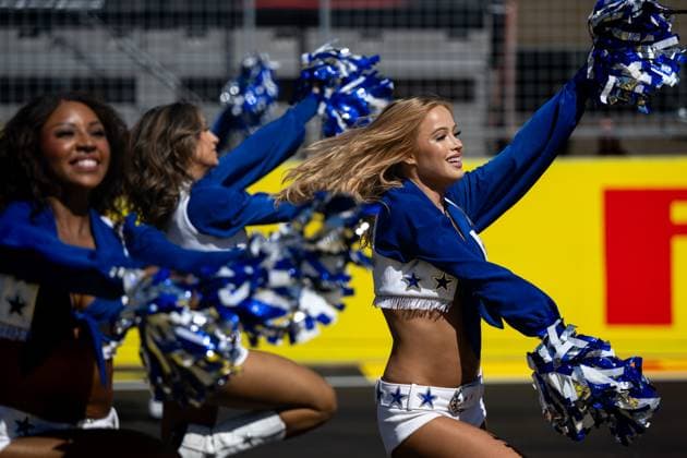 Dallas Cowboys Cheerleaders NFL, American Football Herren, USA American Football) treten vor dem Rennen in der Startaufstellung auf, USA, Formel 1 Weltmeisterschaft, Pirelli Grand Prix der Vereinigten Staaten von Amerika, Circuit of the Americas Austin, Rennen, 20.10.2024 USA, Formel 1 Weltmeisterschaft, Pirelli Grand Prix der Vereinigten Staaten von Amerika, Circuit of the Americas Austin, Rennen, 20.10.2024 Austin Copyright: xEibner-Pressefoto Memmlerx EP_MMR