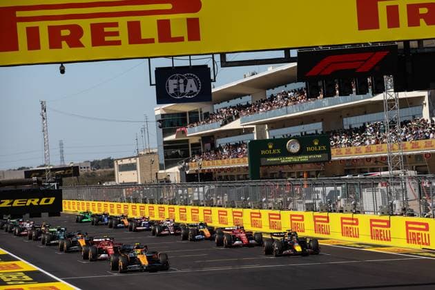 Start, 4 Lando Norris (GBR, McLaren Formula 1 Team), 1 Max Verstappen (NLD, Oracle Red Bull Racing), 55 Carlos Sainz (ESP, Scuderia Ferrari HP), 16 Charles Leclerc (MCO, Scuderia Ferrari HP), F1 Grand Prix of USA at Circuit of The Americas on October 20, 2024 in Austin, United States of America. (Photo by HOCH ZWEI) Austin United States of America