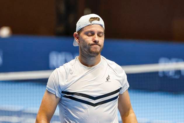 James Duckworth (AUS) , Tennis, Swiss Indoors ATP, Tennis Herren World Tour 500), 1 16 Finals Einzel, 2024, James Duckworth (AUS) vs. Giovanni Mpetshi Perricard (FRA), 21.10.2024, St. Jakobshalle, Basel, Schweiz Basel St. Jakobshalle BS Schweiz Copyright: xGrantxHubbsx