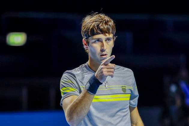 Tomas Martin Etcheverry (ARG) , Tennis, Swiss Indoors ATP, Tennis Herren World Tour 500), 1 16 Finals Einzel, 2024, Tomas Martin Etcheverry (ARG) vs. Ben Shelton (USA), 22.10.2024, St. Jakobshalle, Basel, Schweiz Basel St. Jakobshalle BS Schweiz Copyright: xGrantxHubbsx