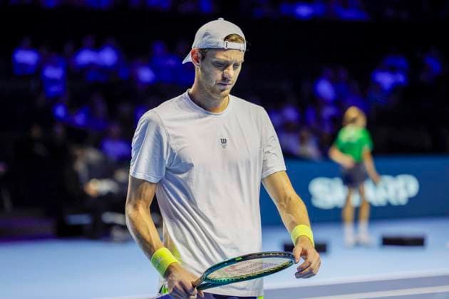 Nicolas Jarry (CHI) , Tennis, Swiss Indoors ATP, Tennis Herren World Tour 500), 1 16 Finals Einzel, 2024, Nicolas Jarry (CHI) vs. Holger Rune (DEN), 22.10.2024, St. Jakobshalle, Basel, Schweiz Basel St. Jakobshalle BS Schweiz Copyright: xGrantxHubbsx