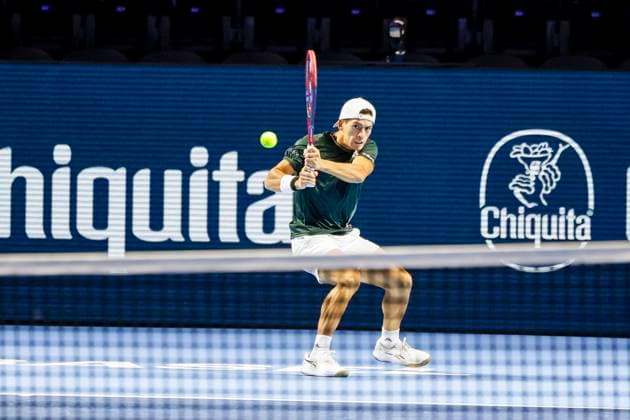 Sebastian Baez (ARG) , Tennis, Swiss Indoors ATP, Tennis Herren World Tour 500), 1 16 Finals Einzel, 2024, Felix Auger-Aliassime (CAN) vs. Sebastian Baez (ARG), 23.10.2024, St. Jakobshalle, Basel, Schweiz Basel St. Jakobshalle BS Schweiz Copyright: xGrantxHubbsx