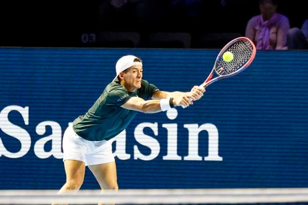 Sebastian Baez (ARG) , Tennis, Swiss Indoors ATP, Tennis Herren World Tour 500), 1 16 Finals Einzel, 2024, Felix Auger-Aliassime (CAN) vs. Sebastian Baez (ARG), 23.10.2024, St. Jakobshalle, Basel, Schweiz Basel St. Jakobshalle BS Schweiz Copyright: xGrantxHubbsx