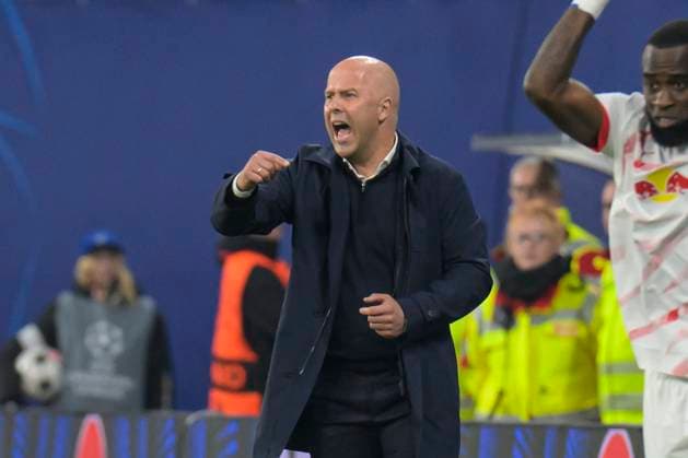 GER, Sachsen, Leipzig, Champions League RB Leipzig gegen FC Liverpool, CHL, UCL, Spieltag, Spielzeit 2024 2025, RB Arena, v.l. im Bild: Arne Slot (FC Liverpool - Trainer), traurig, deprimiert, sauer, 23.10.2024, Copyright: HMBxMedia UwexKoch