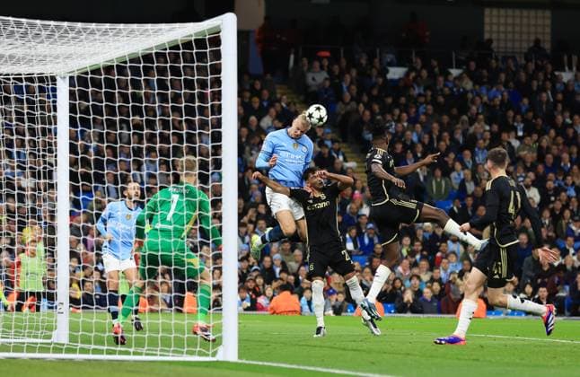 Erling Haaland of Manchester City wins a header Manchester City v Sparta Praha, UEFA Champions League, Group Stage, Football, Etihad Stadium, Manchester, UK, 23 Oct 2024 EDITORIAL USE ONLY No use with unauthorised audio, video, data, fixture lists, club league logos or live services. Online in-match use limited to 120 images, no video emulation. No use in betting, games or single club league player publications. Copyright: xMattxWest Shutterstockx 14801642w