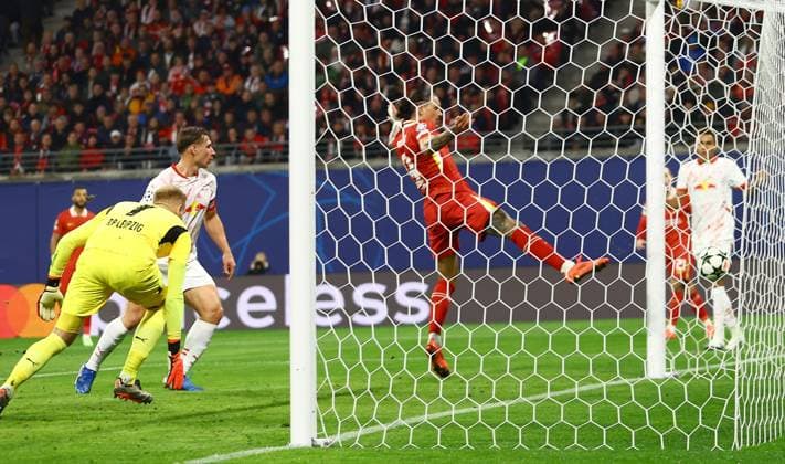 Darwin Nunez of Liverpool scores a goal to make the score 0-1 RB Leipzig v Liverpool, UEFA Champions League, Group Stage, Football, Red Bull Arena, Leipzig, Germany, 23 Oct 2024 EDITORIAL USE ONLY No use with unauthorised audio, video, data, fixture lists, club league logos or live services. Online in-match use limited to 120 images, no video emulation. No use in betting, games or single club league player publications. Copyright: xKieranxMcManus Shutterstockx 14801646w
