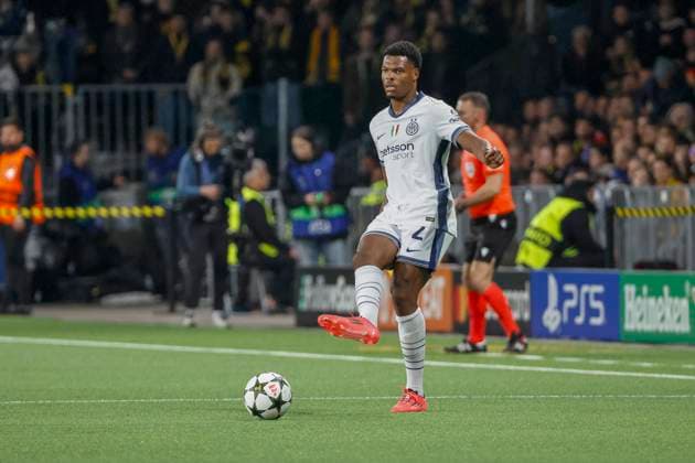 Denzel Dumfries (Inter Mailand, 02) mit einem Pass , Fussball, UEFA Champions League, 3. Spieltag, 2024 2025, Young Boys Bern vs. Inter Mailand, 23.10.2024, Stadion Wankdorf, Bern, Schweiz Bern Stadion Wankdorf Kanton Bern Schweiz Copyright: xGrantxHubbsx