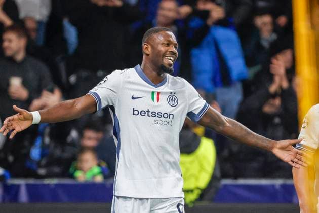 Torjubel Inter Mailand beim 0:1 durch Marcus Thuram (Inter Mailand, 09) , Fussball, UEFA Champions League, 3. Spieltag, 2024 2025, Young Boys Bern vs. Inter Mailand, 23.10.2024, Stadion Wankdorf, Bern, Schweiz Bern Stadion Wankdorf Kanton Bern Schweiz Copyright: xGrantxHubbsx