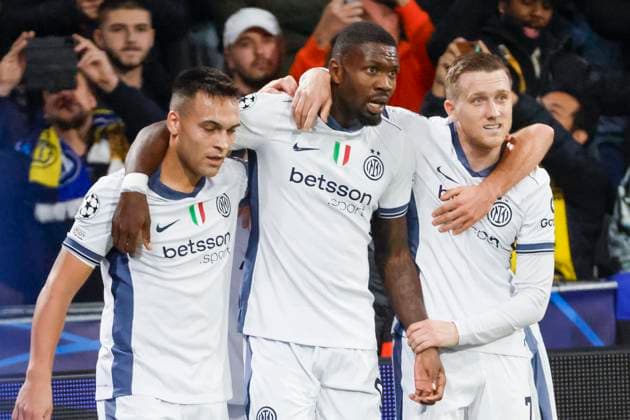 Torjubel Inter Mailand beim 0:1 durch Marcus Thuram (Inter Mailand, 09) , Fussball, UEFA Champions League, 3. Spieltag, 2024 2025, Young Boys Bern vs. Inter Mailand, 23.10.2024, Stadion Wankdorf, Bern, Schweiz Bern Stadion Wankdorf Kanton Bern Schweiz Copyright: xGrantxHubbsx