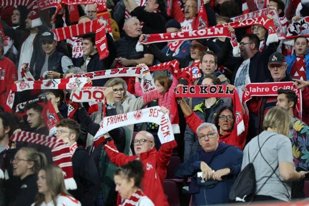 GER, 2.FBL. 1. FC Koeln vs. SC Paderborn 25.10.2024, Rheinenergie Stadion, Koeln, GER, 2.FBL. 1. FC Koeln vs. SC Paderborn, im Bild: Fans, freundlich, Stimmung, farbenfroh, Nationalfarbe, geschminkt, Emotionen, Schals, Koelner