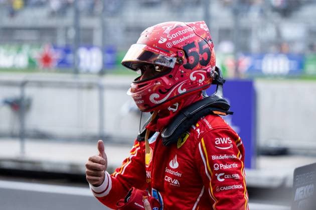 Carlos Sainz (Scuderia Ferrari HP, Spanien, 55) freut sich ueber Platz 1 und die Pole Position, MEX, Formel 1 Weltmeisterschaft, Grand Prix von Mexiko City, Autodromo Hermanos Rodriguez, Qualifying, 26.10.2024 MEX, Formel 1 Weltmeisterschaft, Grand Prix von Mexiko City, Autodromo Hermanos Rodriguez, Qualifying, 26.10.2024 Mexico City Copyright: xEibner-Pressefoto Memmlerx EP_MMR