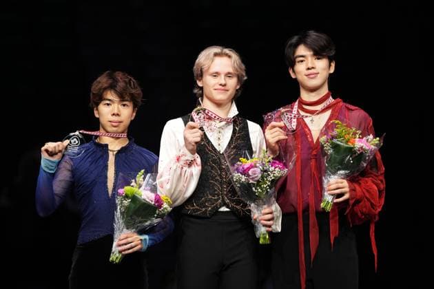 October 27, 2024, Halifax, Ns, Canada: From left to right, silver medallist Shun Sato of Japan, gold medallist Ilia Malinin of the United States, and bronze medallist Junhwan Cha of the Republic of Korea pose following the men s event at the Skate Canada International Figure skating, Eiskunstlauf competition in Halifax on Sunday, October 27, 2024. Shun Sato, Ilia Malinin, Junhwan Cha - ZUMAc35_ 20241027_zaf_c35_089 Copyright: xDarrenxCalabresex