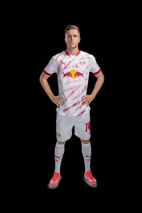 Achtung: Redaktionelle Nutzung honorarfrei - Attention: Free of charge for editorial use - Christoph Baumgartner RB Leipzig Porträttermin Saison 2024 2025, Herren, 1.BL, RB Leipzig, Porträt, Vorstellung, Präsentation, Pressetermin, Fußball, GER, RedBull, Red Bull, RBL; Shooting, Studio, Studioshooting, Freisteller, xptt