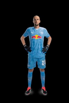 Achtung: Redaktionelle Nutzung honorarfrei - Attention: Free of charge for editorial use - Leopold Zingerle RB Leipzig Porträttermin Saison 2024 2025, Herren, 1.BL, RB Leipzig, Porträt, Vorstellung, Präsentation, Pressetermin, Fußball, GER, RedBull, Red Bull, RBL; Shooting, Studio, Studioshooting, Freisteller, xptt