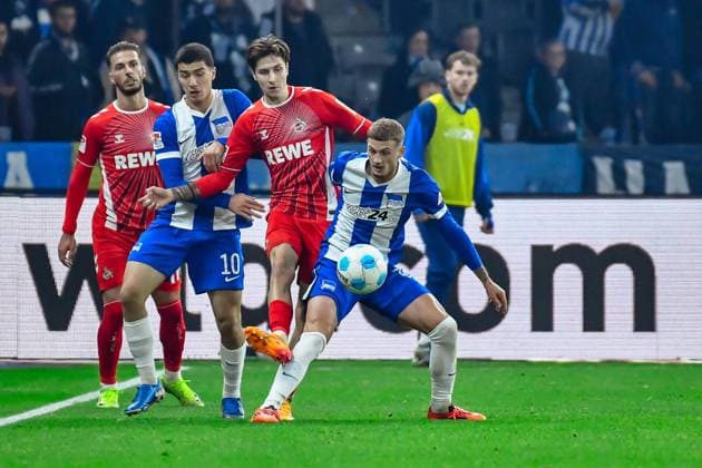 02.11.2024, xlakx, Fussball 2.Bundesliga, Hertha BSC Berlin - 1.FC Köln emspor, v.l. Ibrahim Maza (Hertha BSC 10),Denis Huseinbasic (1.FC Köln 8),Michael Cuisance (Hertha BSC 27),Zweikampf, Duell, Kampf, tackle (DFL DFB REGULATIONS PROHIBIT ANY USE OF PHOTOGRAPHS as IMAGE SEQUENCES and or QUASI-VIDEO) Daniel Lakomski Jan Huebner Berlin